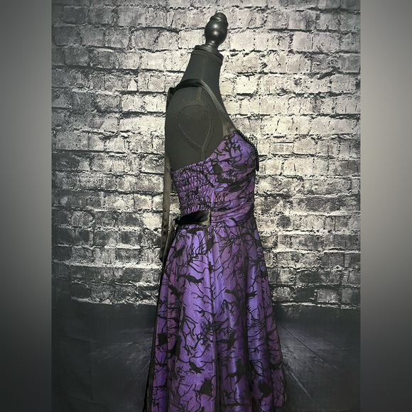 Hell Bunny Dress - Picture 3 of 9